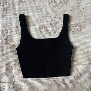 Aritzia Sculpt Crop Top